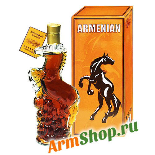 Сувенирный Коньяк "Лошадь" 0,5л 40% 7 лет выдержки в с/к "Прошянский КЗ"